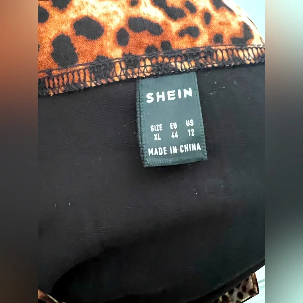 NWOT - blouse - Picture 3 of 3